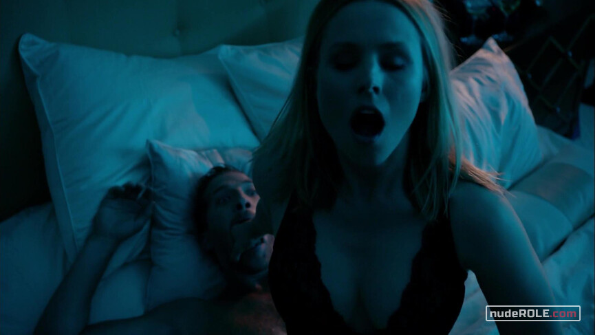 3. Jeannie Van Der Hooven sexy – House of Lies s03 (2014)