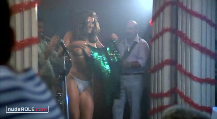 2. Lou nude, Su sexy – Kill Cruise (1990)