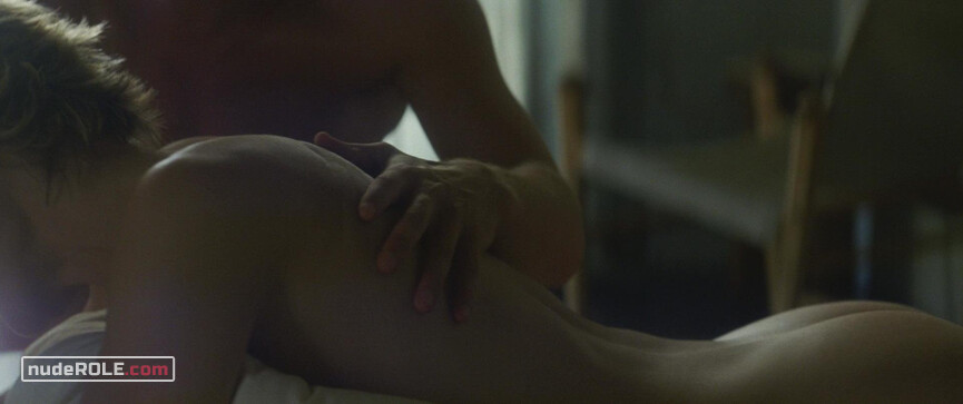 1. Lil sexy, Roz nude – Adore (2013)