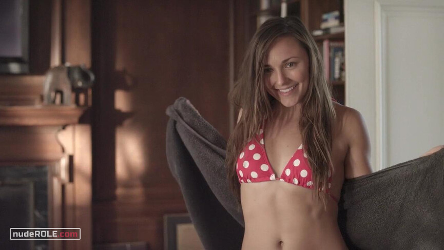1. Charlotte sexy – She Loves Me Not (2013)