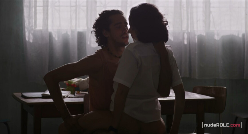 9. Marta nude – Bad Hair (2013)