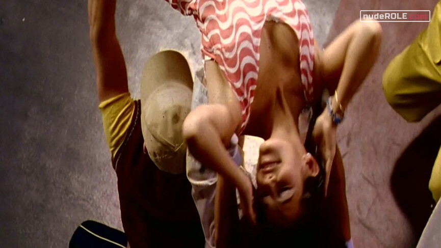 10. Clara sexy – Clara Sheller s01 (2005)