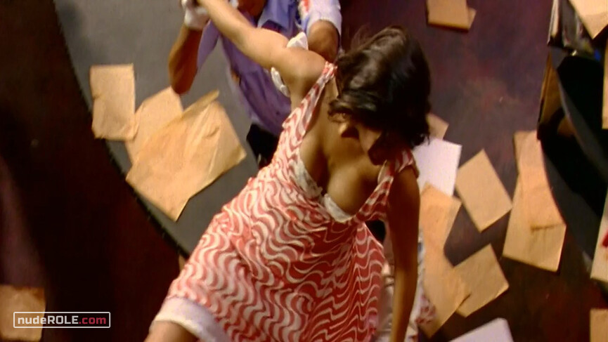11. Clara sexy – Clara Sheller s01 (2005)
