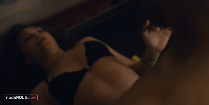 5. Cansu nude – The Gift s01e04 (2019)