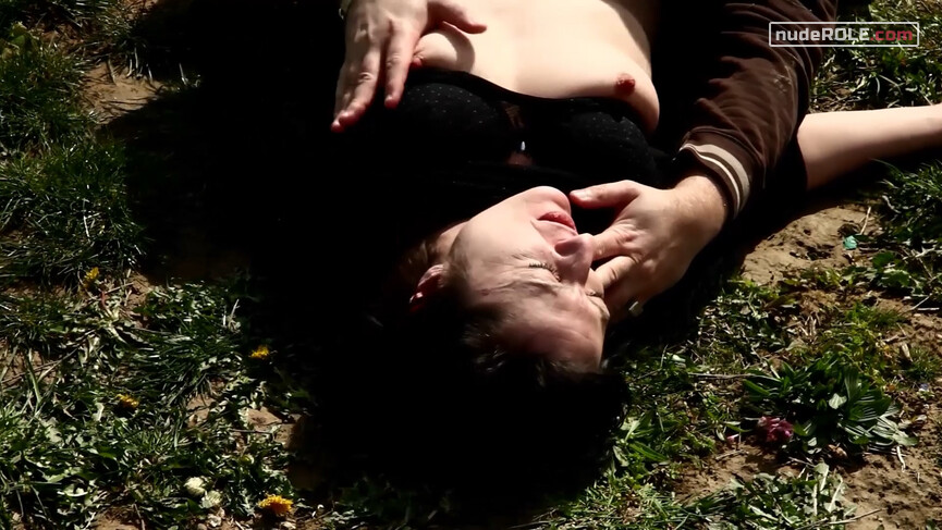 6. Youmna nude – Zeitgeist Protest (2017)