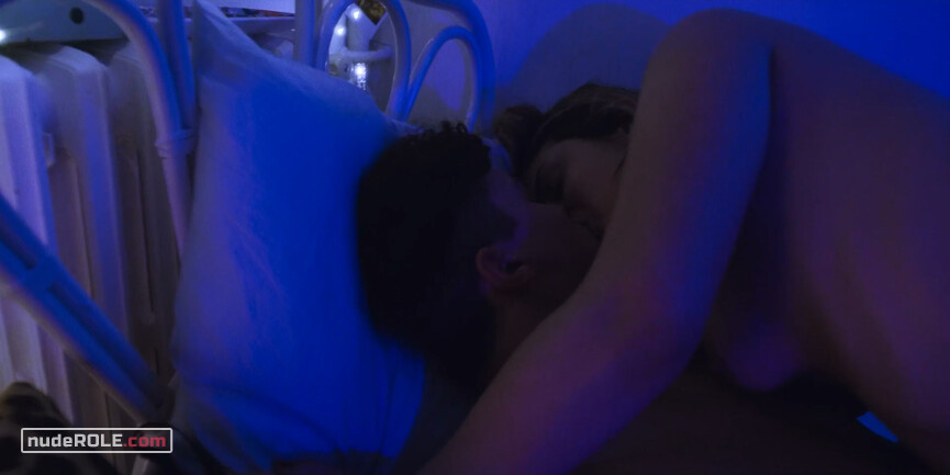 4. Melanie nude – Mortel s01e01 (2019)