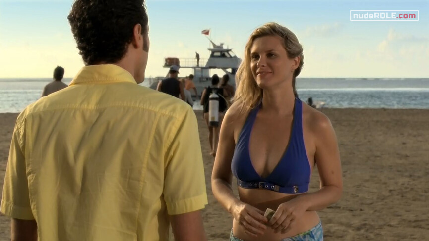 2. Mindy sexy – Royal Pains s02e04 (2010)