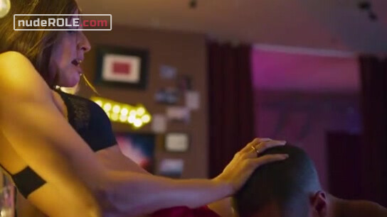 5. Macarena Medina sexy – Toy Boy s01e02 (2019)