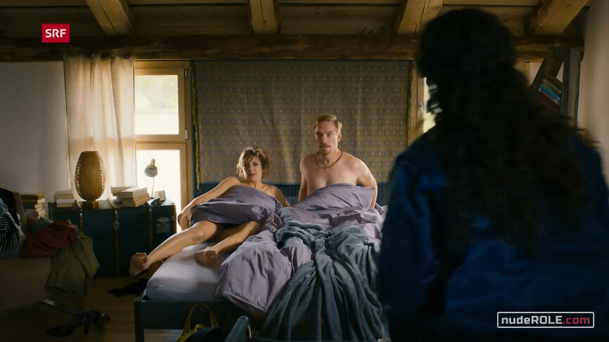 7. Vera Fluck, Olga nude – Monogamish s02e01e07 (2019)