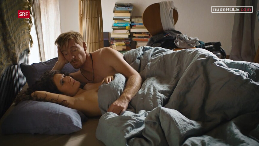 2. Elena nude – Monogamish s02e03-08 (2019)