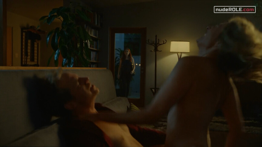 5. Faye Cottumaccio sexy – You're the Worst s04e09 (2017)