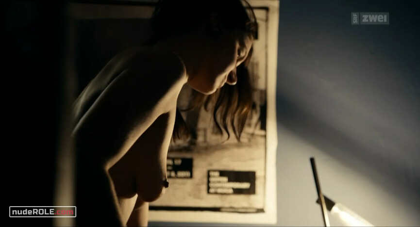 1. Giada nude – Tutti giù (2012)