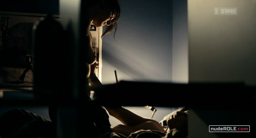6. Giada nude – Tutti giù (2012)