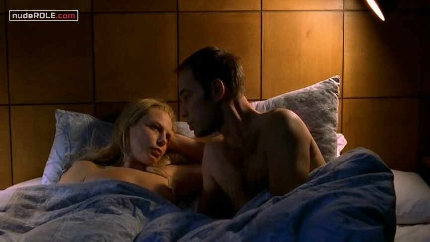 4. Annika Bengtzon nude – Deadline (2001)