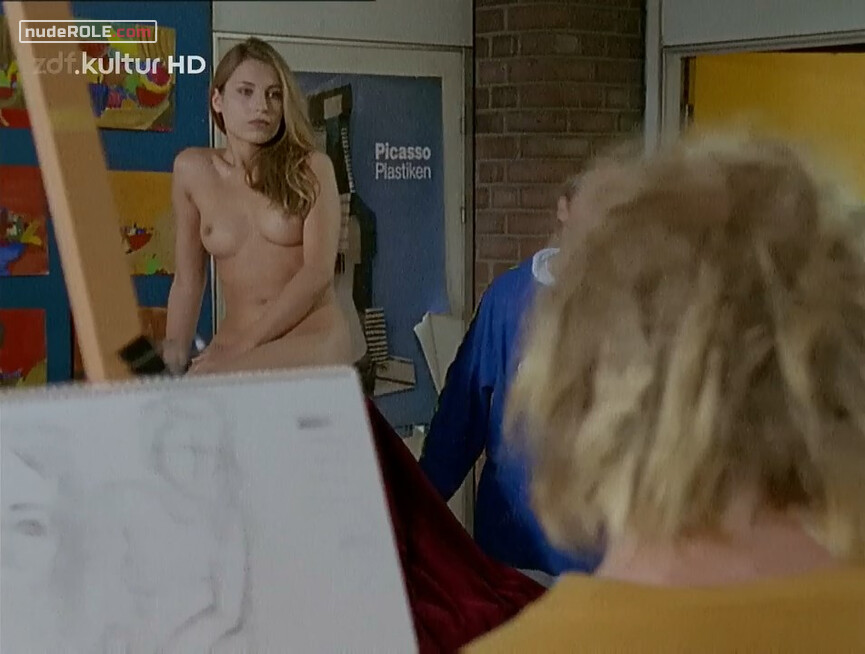 2. Manuela Kirsch nude – Unser Lehrer Doktor Specht s04e07 (1996)