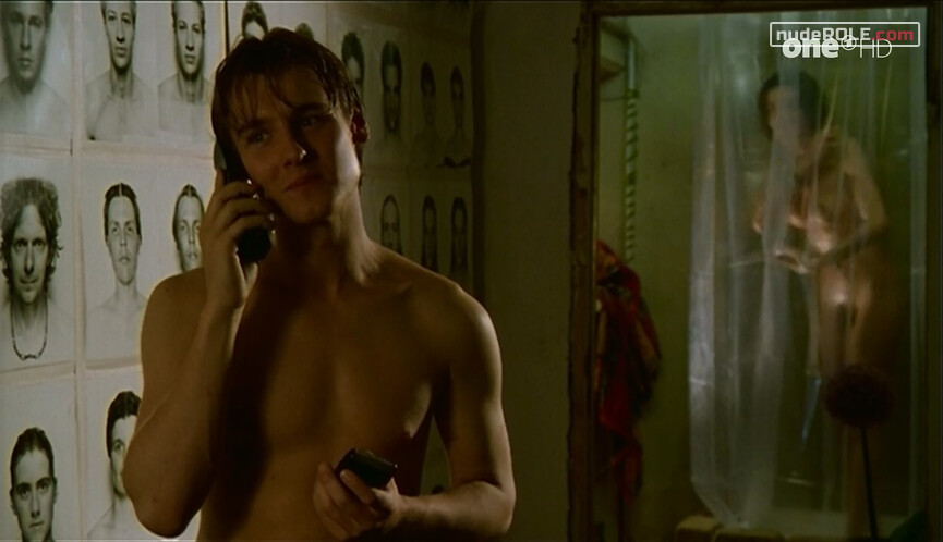 2. Sven's Flatmate nude – Drei mit Herz s01e10 (1999)