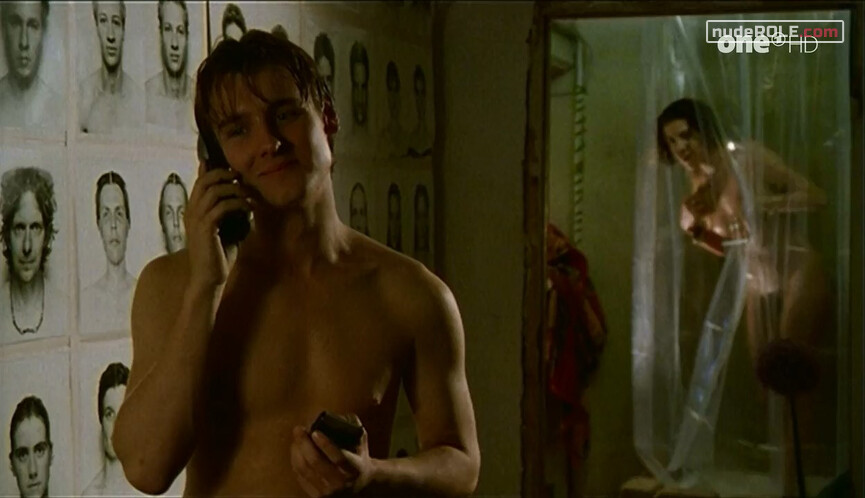 4. Sven's Flatmate nude – Drei mit Herz s01e10 (1999)