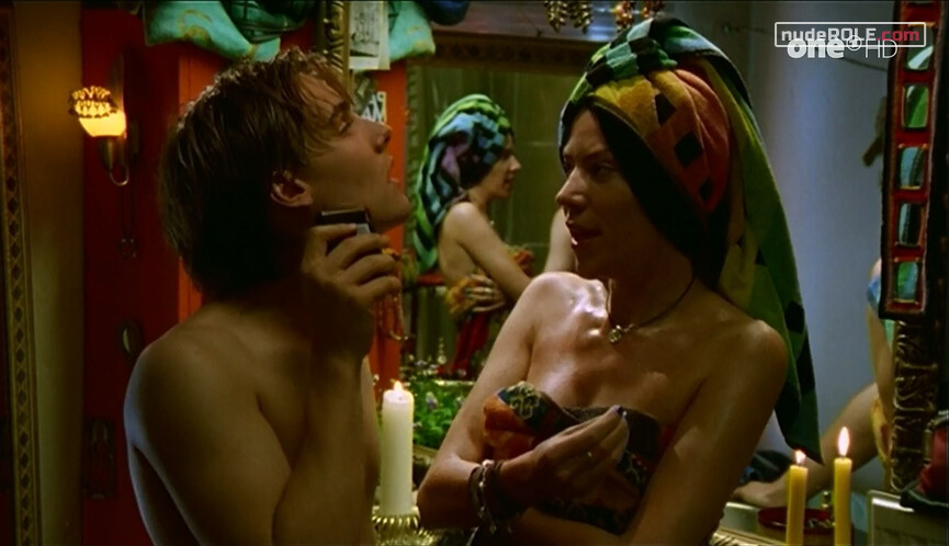 9. Sven's Flatmate nude – Drei mit Herz s01e10 (1999)