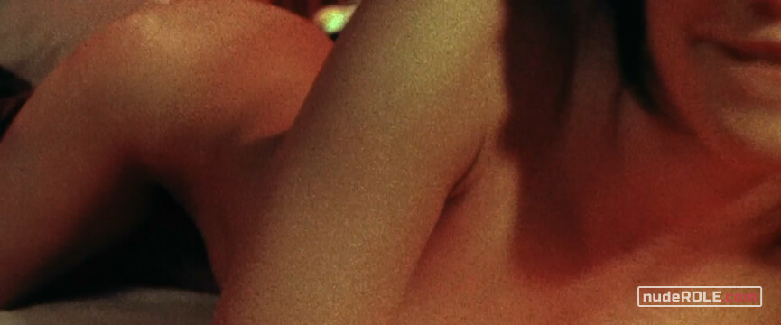 3. Pretty Coed nude – Mumford (1999)