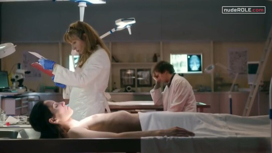4. Blanche Ligier nude – Alexandra Ehle s01e03 (2019)