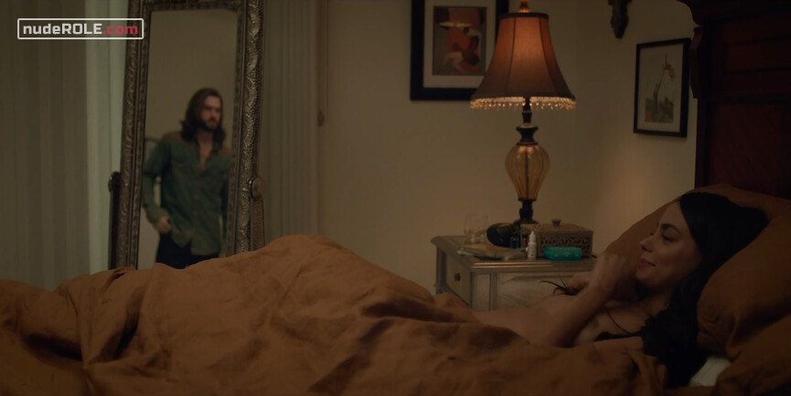 2. Amelia nude – Yankee s01e18,e23 (2019)