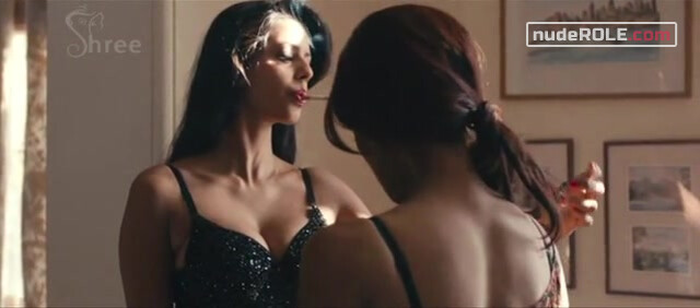 7. Kaavya Krishna sexy – Hate Story (2012)