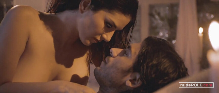 11. Sunny sexy – Ragini MMS 2 (2014)