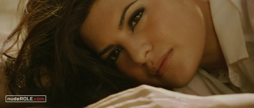 12. Priya sexy – Murder 2 (2011)