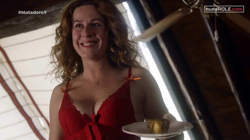 1. Almudena Jimenez sexy – Matadero s01e08-09 (2019)