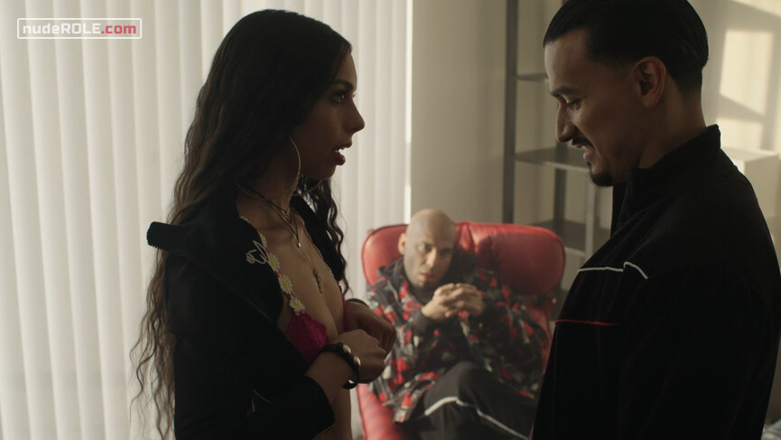 2. Malea nude – Get Shorty s03e02 (2019)