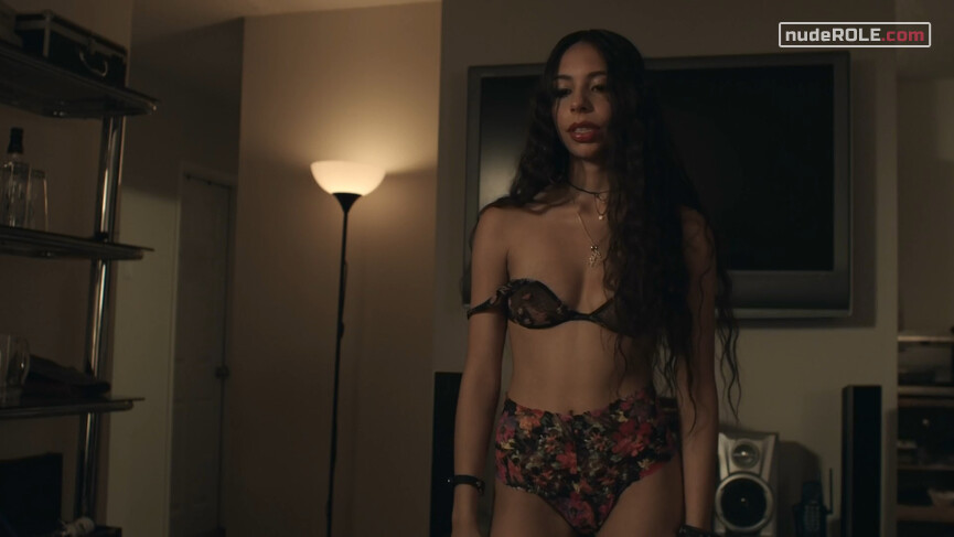 9. Malea nude – Get Shorty s03e02 (2019)