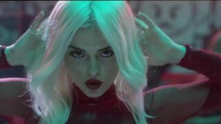 Bebe Rexha sexy – The Keys of Christmas (2016)