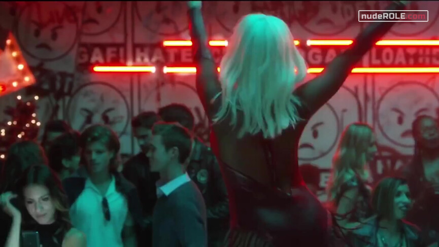 3. Bebe Rexha sexy – The Keys of Christmas (2016)