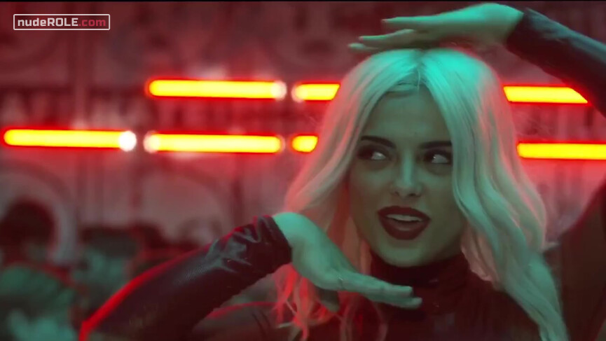 6. Bebe Rexha sexy – The Keys of Christmas (2016)
