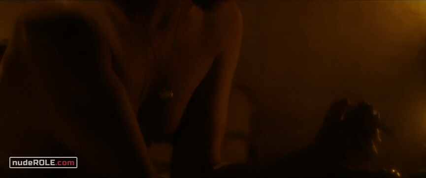 5. Tove nude – Gentlemen & Gangsters s01e02 (2016)