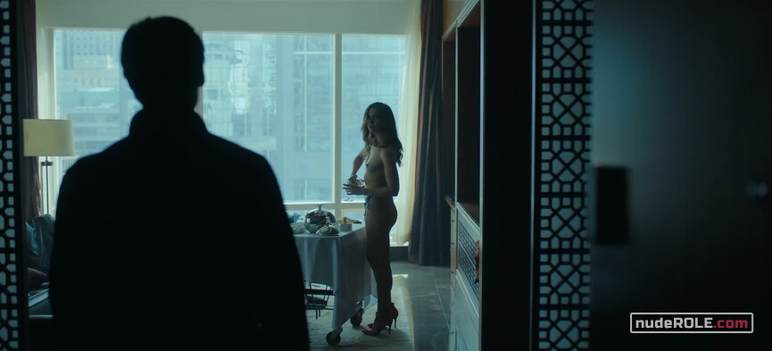 1. Hotel Room Dancer nude – Titans s02e07 (2019)