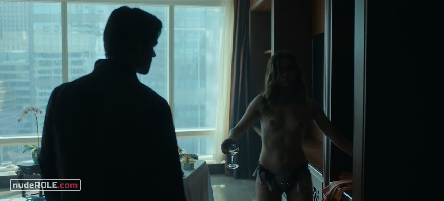 4. Hotel Room Dancer nude – Titans s02e07 (2019)
