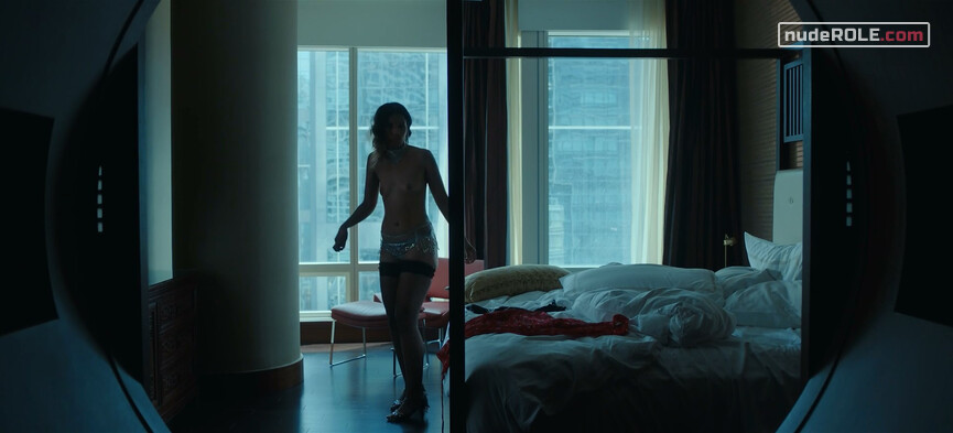 6. Hotel Room Dancer nude – Titans s02e07 (2019)