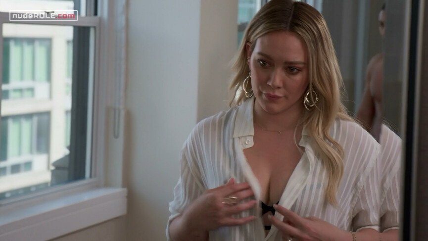 2. Kelsey Peters sexy – Younger s06e10 (2019)
