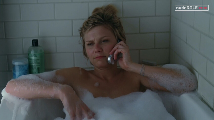 7. Claire Colburn sexy – Elizabethtown (2005)