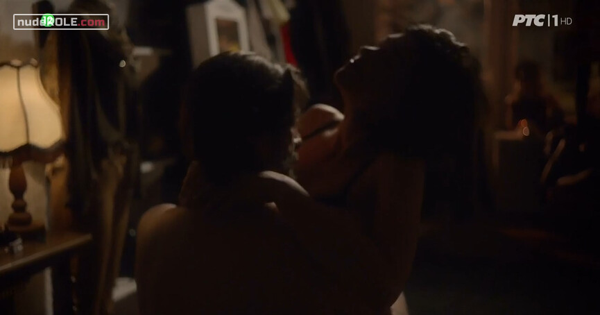 3. Ana nude – Grudi s01e01 (2018)