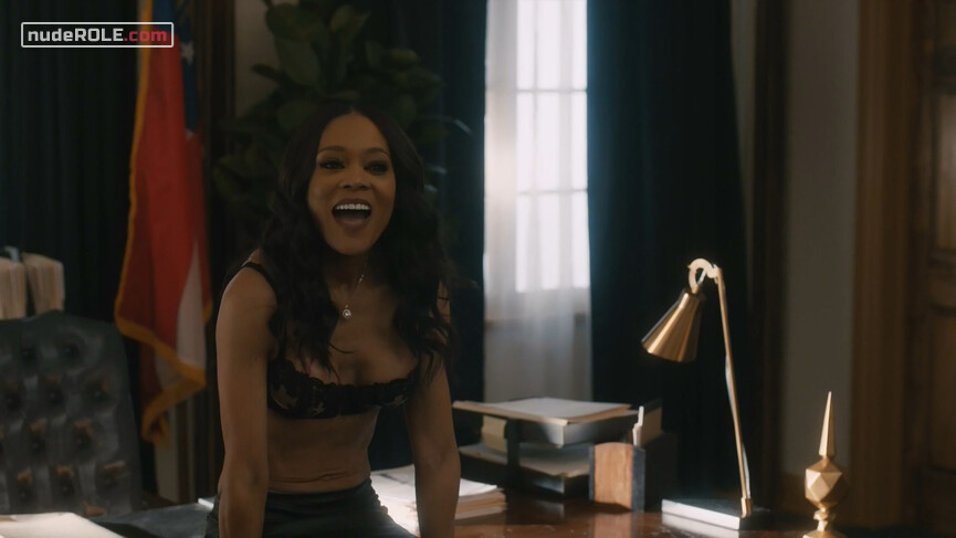 4. Stephanie Carlisle sexy – Ambitions s01e10 (2019)