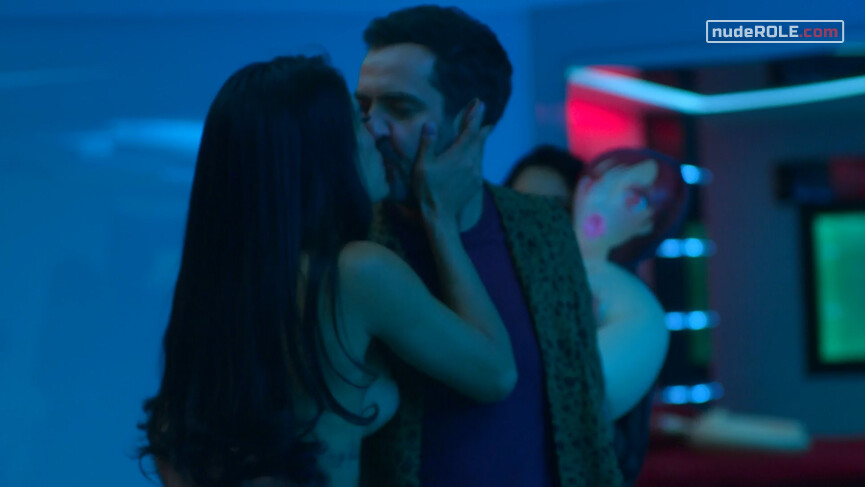 5. Paulina de la Mora sexy – The House of Flowers s02e04,e07,e08 (2019)