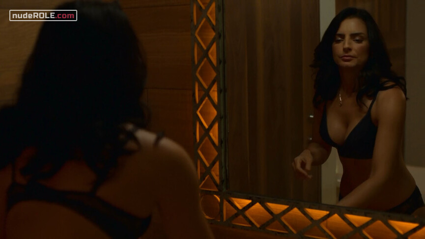7. Paulina de la Mora sexy – The House of Flowers s02e04,e07,e08 (2019)