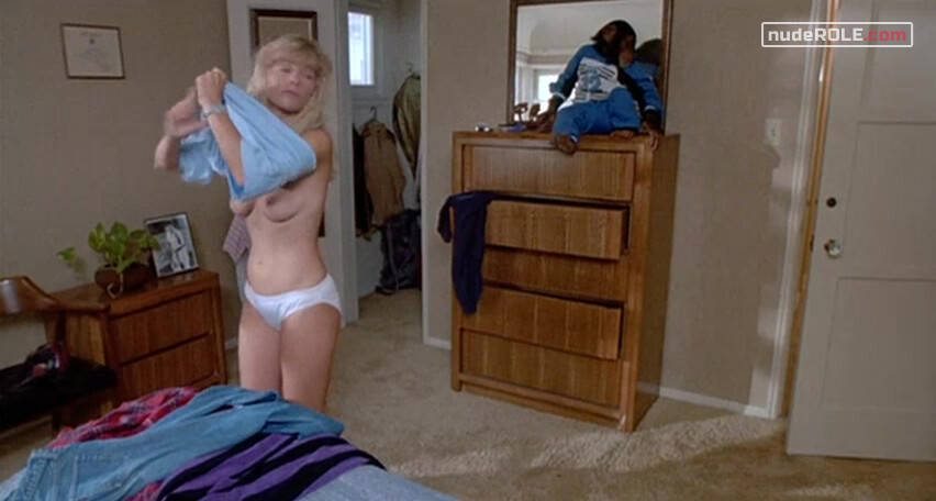 10. Bonnie nude, Debbie nude – Kidnapped (1986)