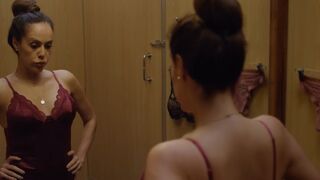 Daniela León sexy – Wild District s01e04 (2018)