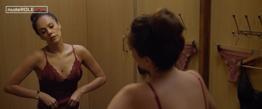 3. Daniela León sexy – Wild District s01e04 (2018)