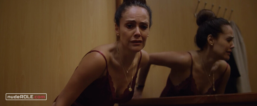 6. Daniela León sexy – Wild District s01e04 (2018)