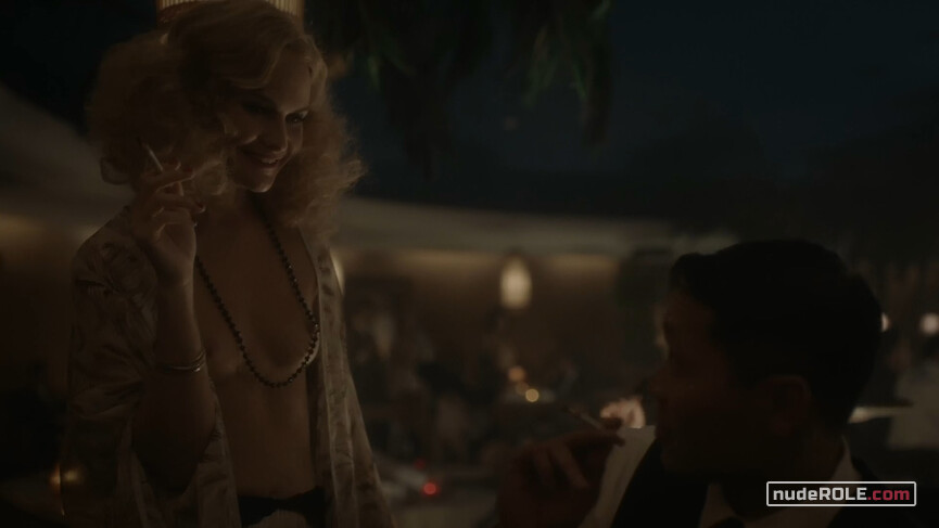1. Waitress nude – The Man in the High Castle s04e03 (2019)