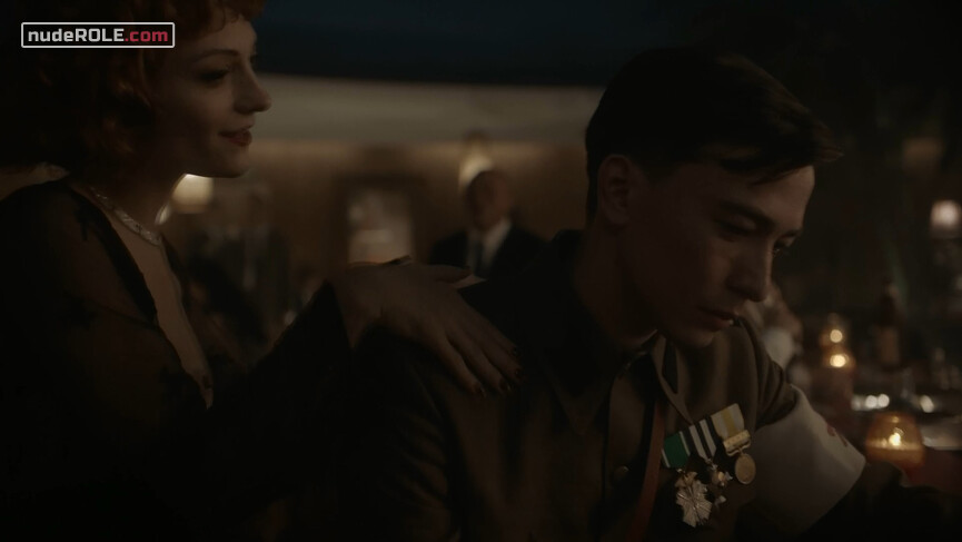5. Waitress nude – The Man in the High Castle s04e03 (2019)